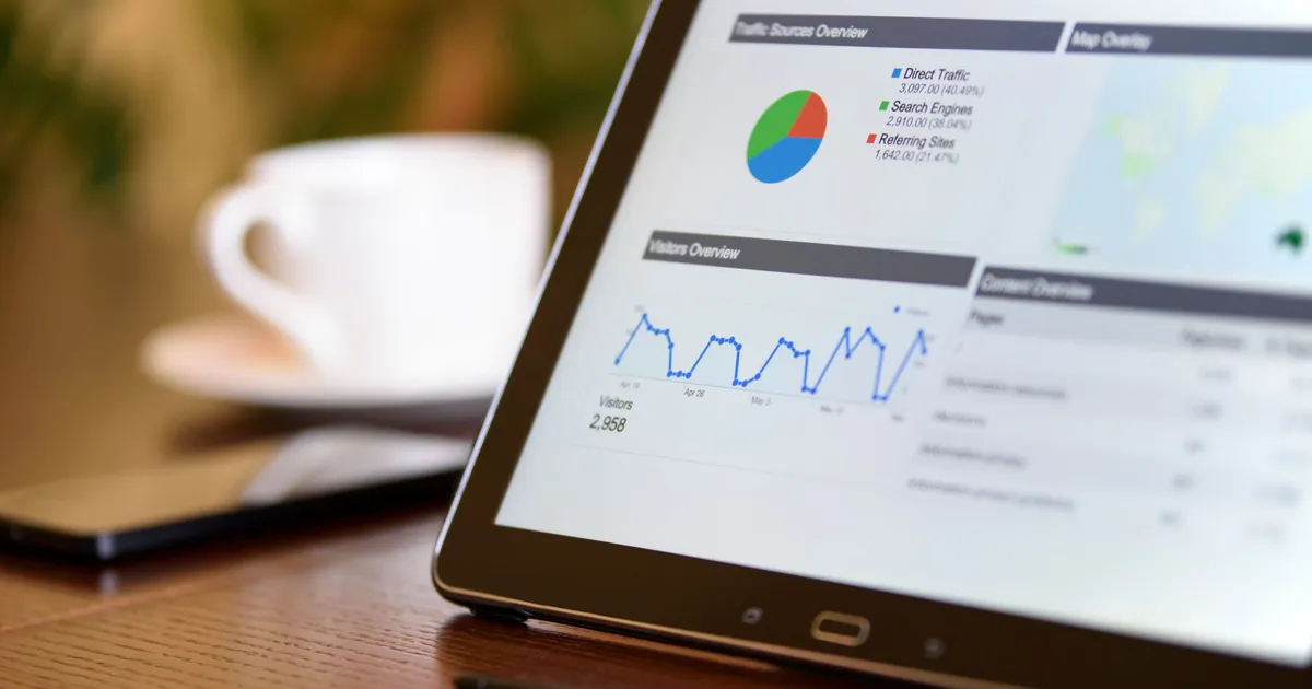 Agência de leads B2B ou ferramenta própria: qual vale mais para sua operação?