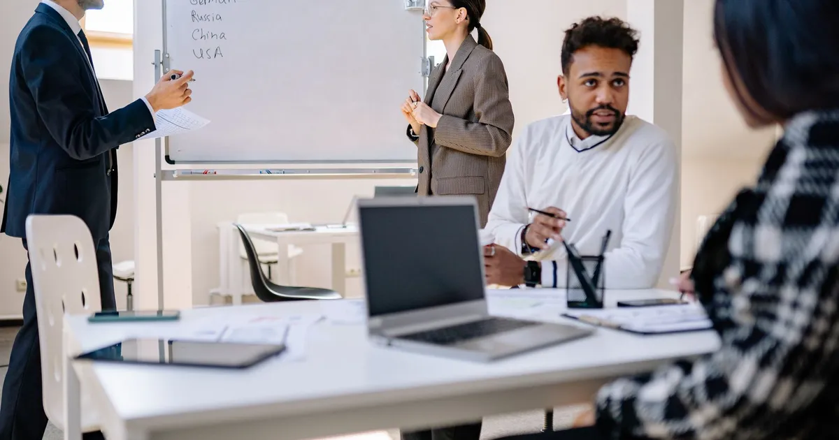 Comprar leads B2B: vale a pena e como escolher o fornecedor certo